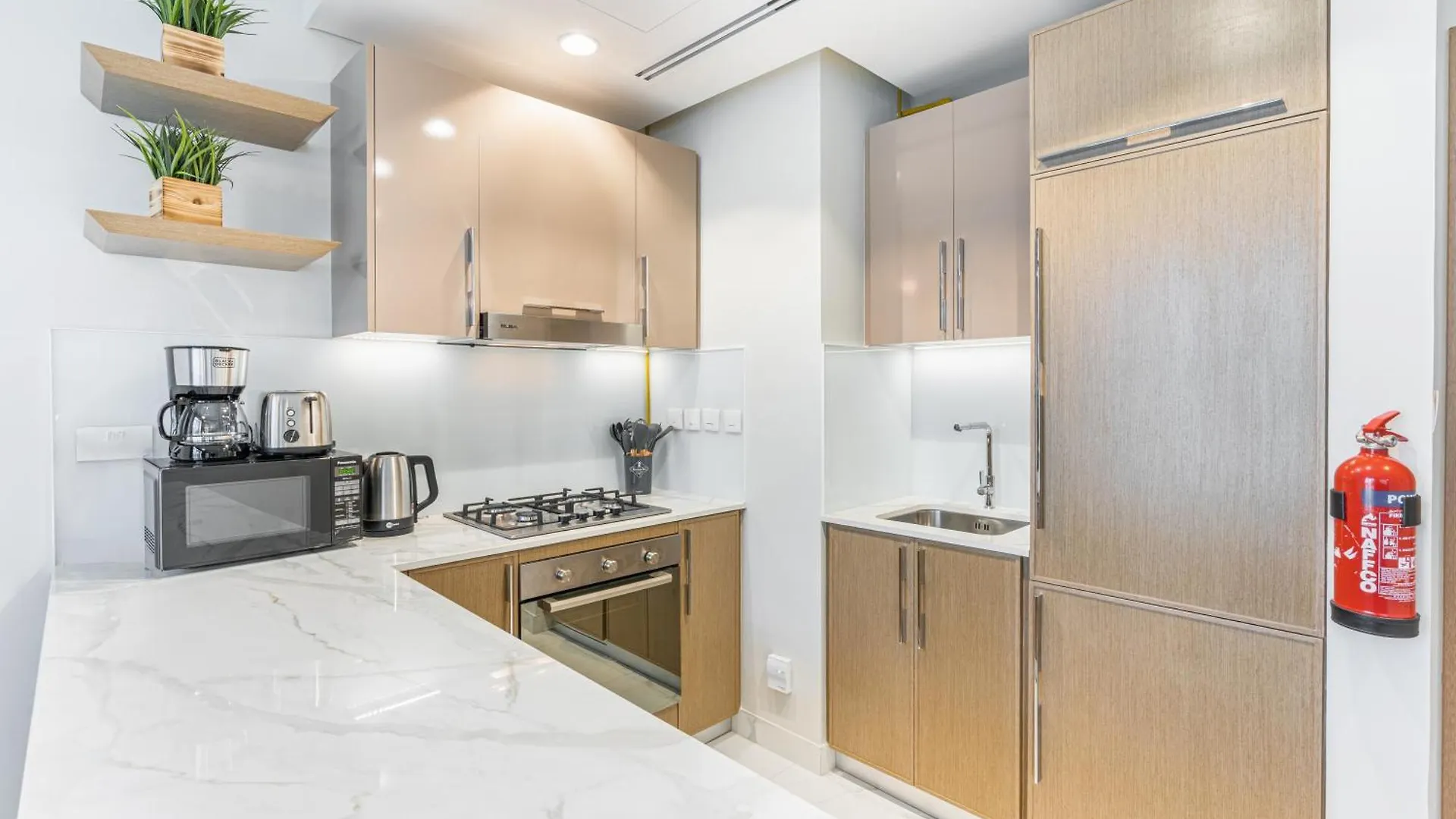Bright & Modern Home With Burj Khalifa Views Dubai